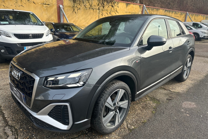 AUDI Q2